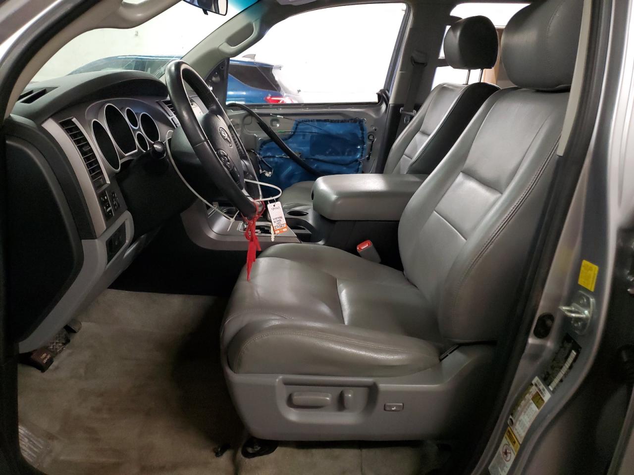 2011 Toyota Sequoia - Image 7