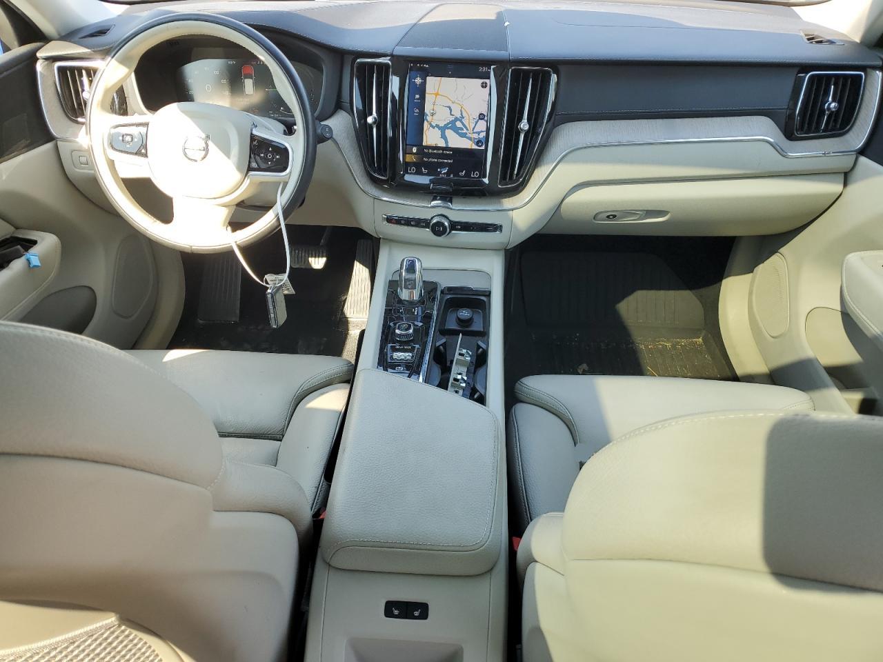 2018 Volvo XC60 - Image 8