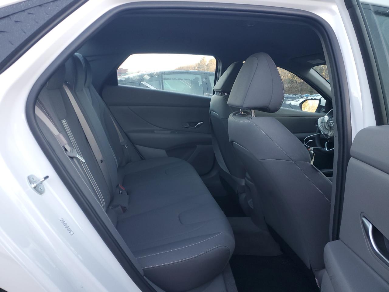 2024 Hyundai Elantra - Image 10