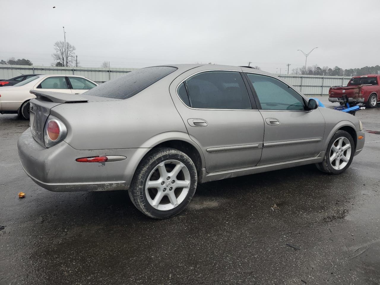 2002 Nissan Maxima - Image 3