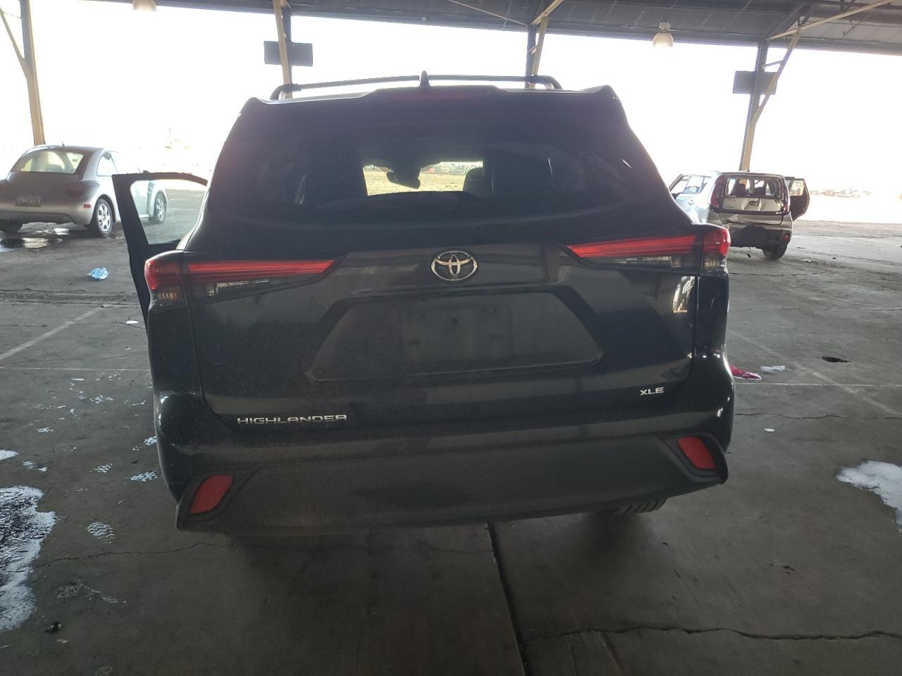 2021 Toyota Highlander - Image 6