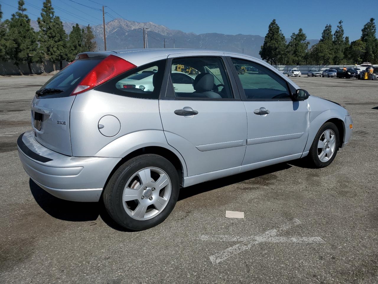 2005 Ford Focus - Image 3