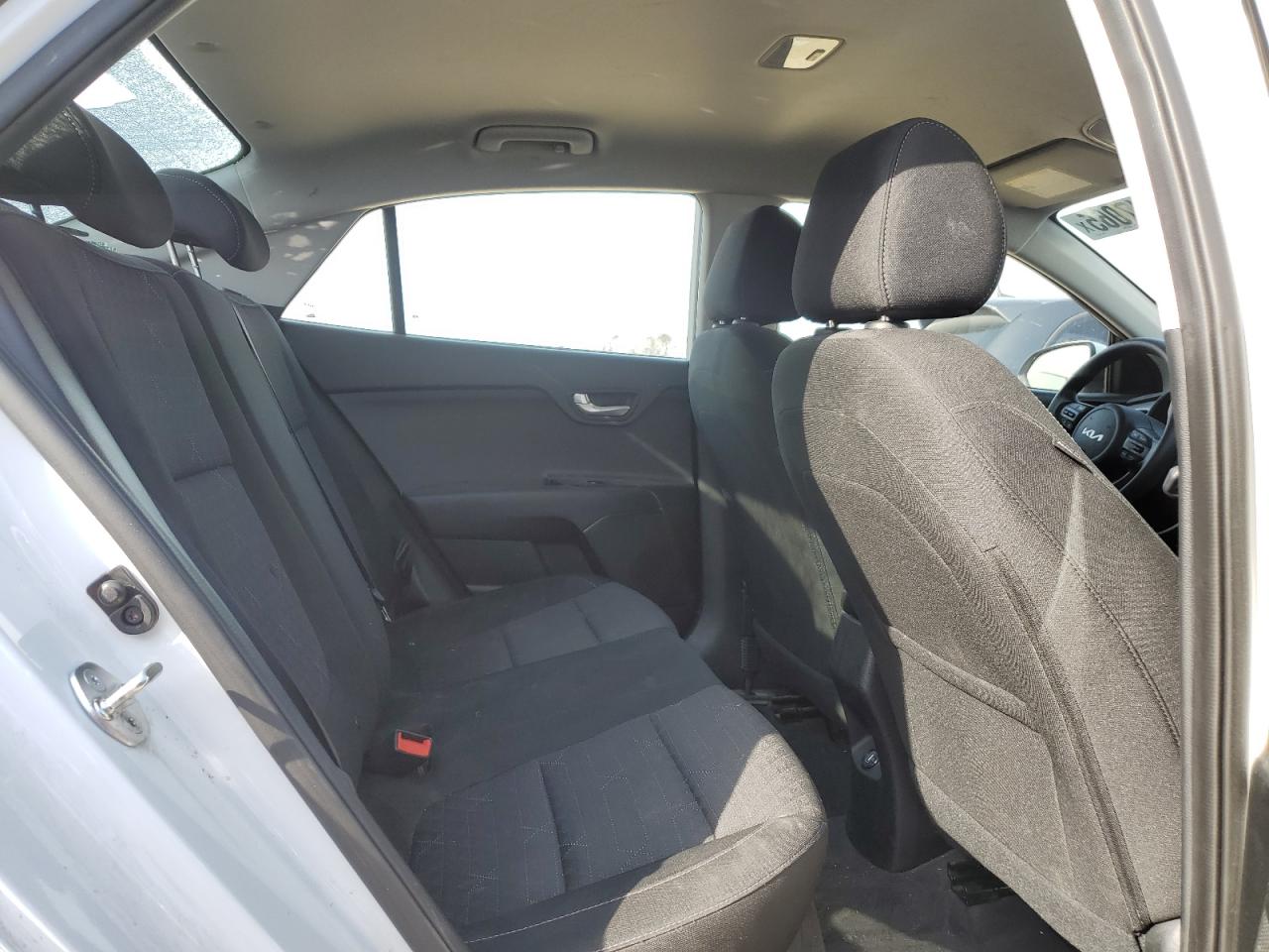 2023 Kia Rio - Image 10