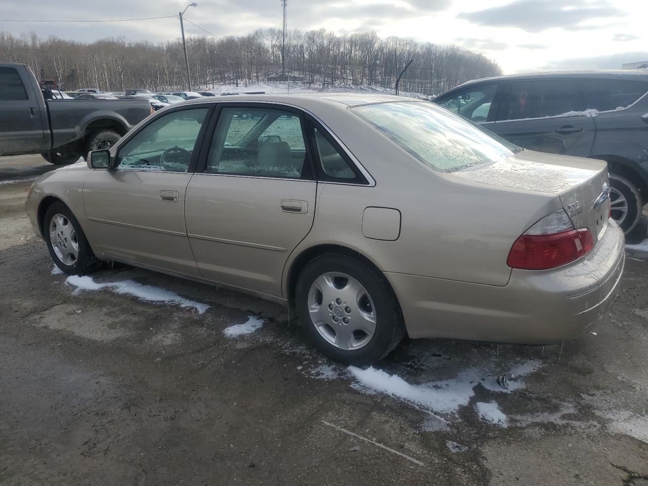2003 Toyota Avalon - Image 2