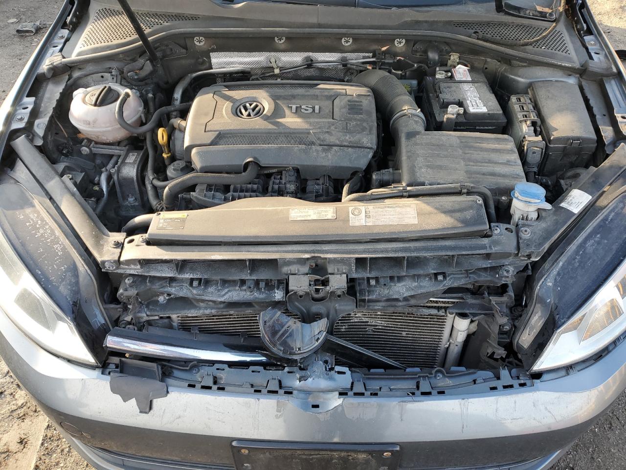 2015 Volkswagen Golf - Image 11