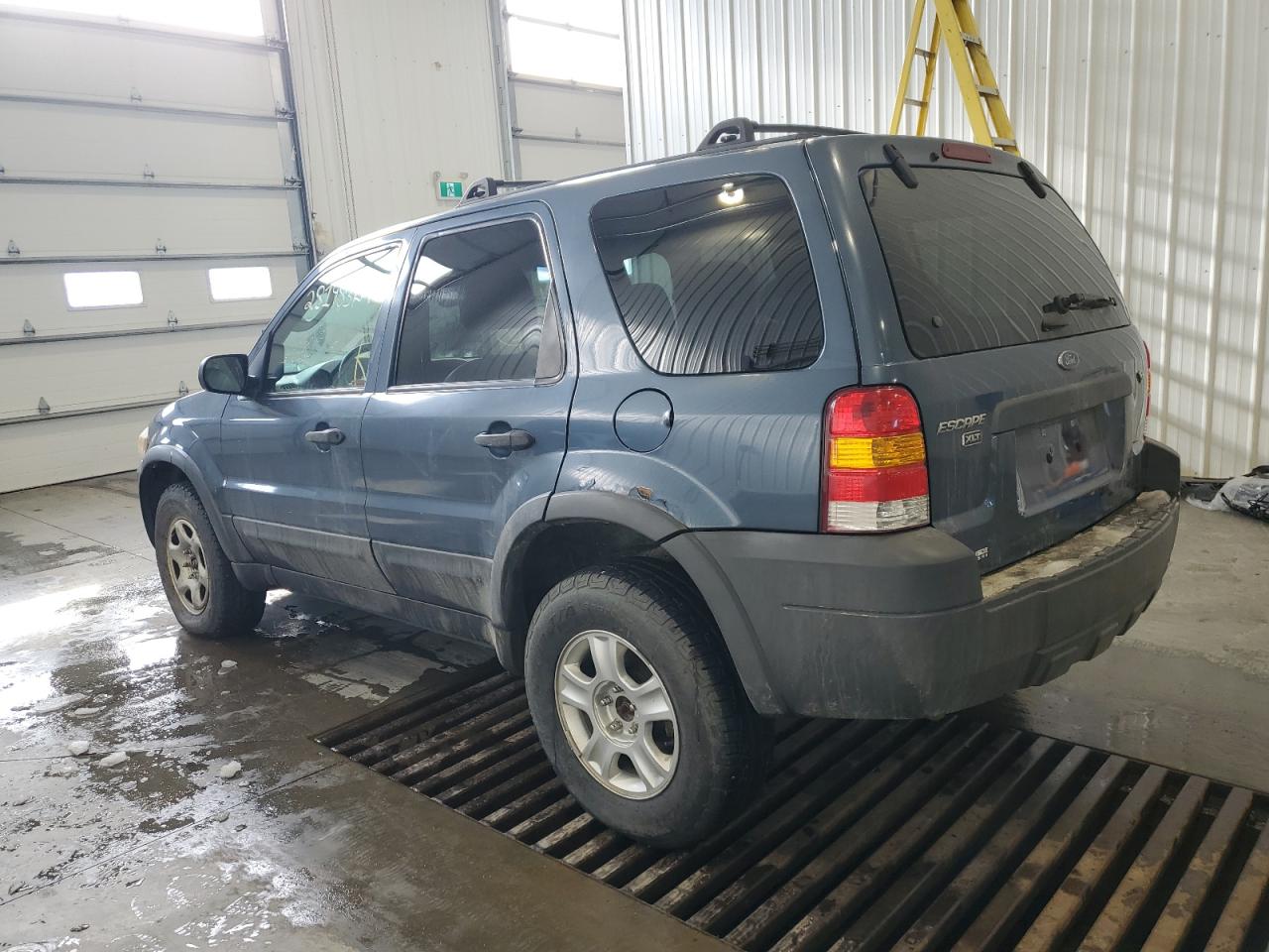 2006 Ford Escape - Image 2
