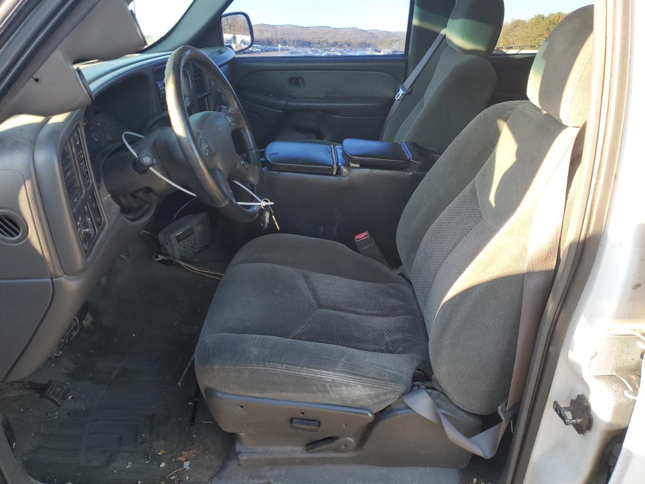 2003 Chevrolet Silverado - Image 7