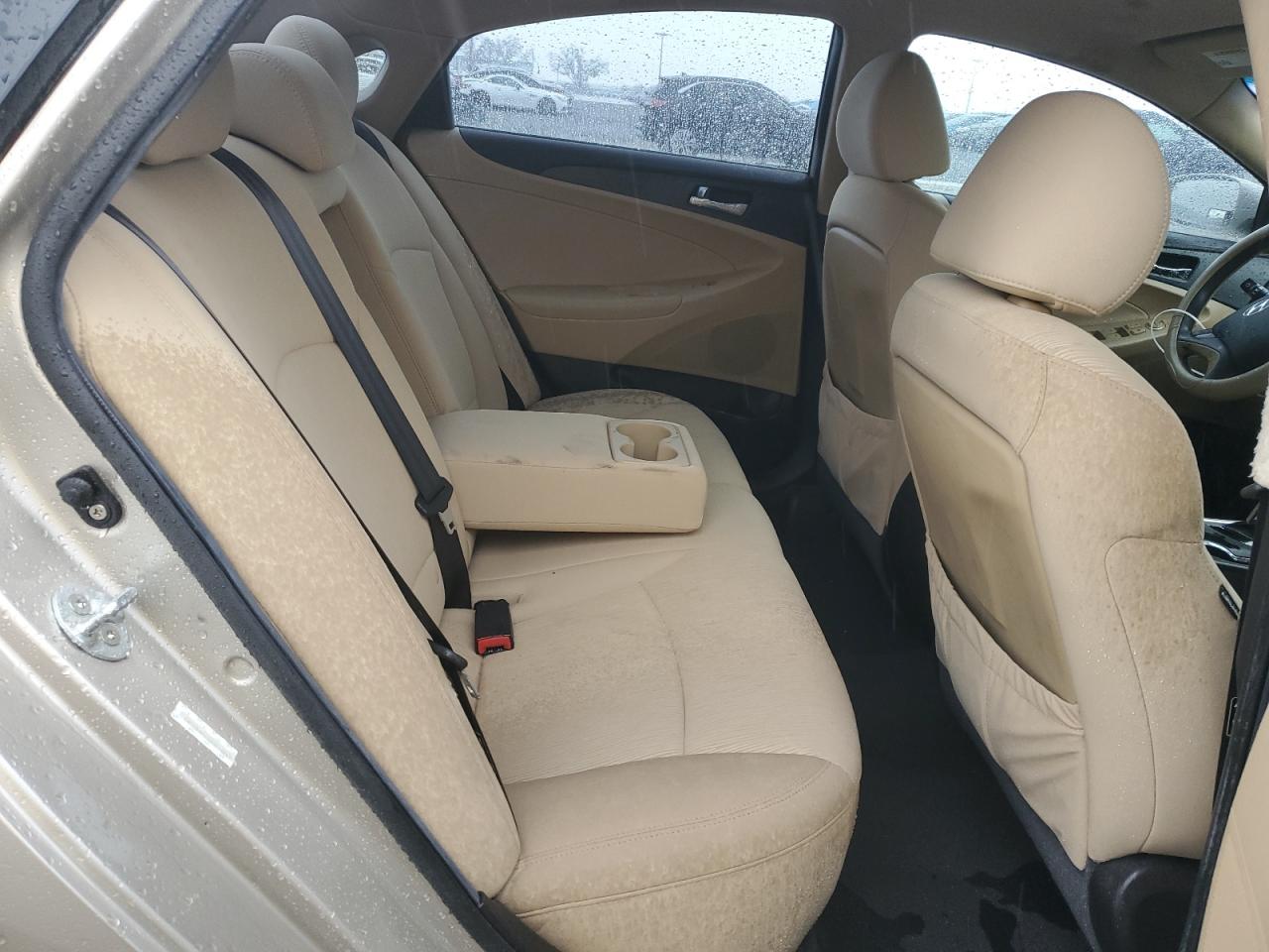 2011 Hyundai Sonata - Image 10