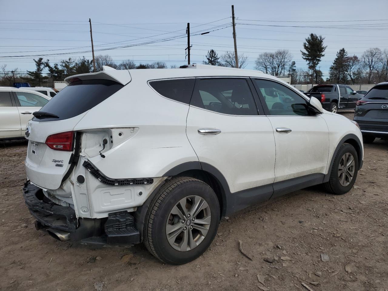2016 Hyundai Santa Fe - Image 3