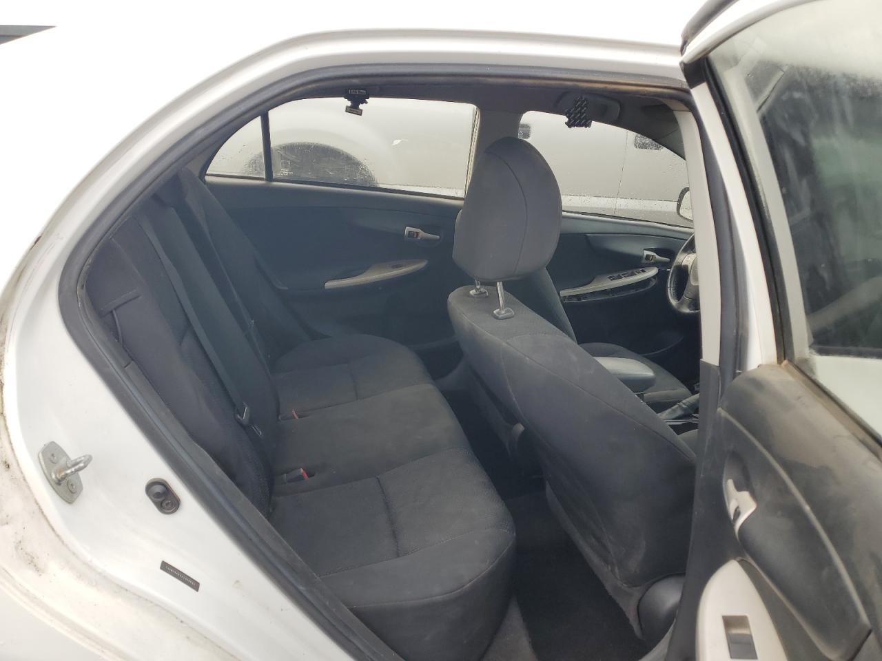 2010 Toyota Corolla - Image 10