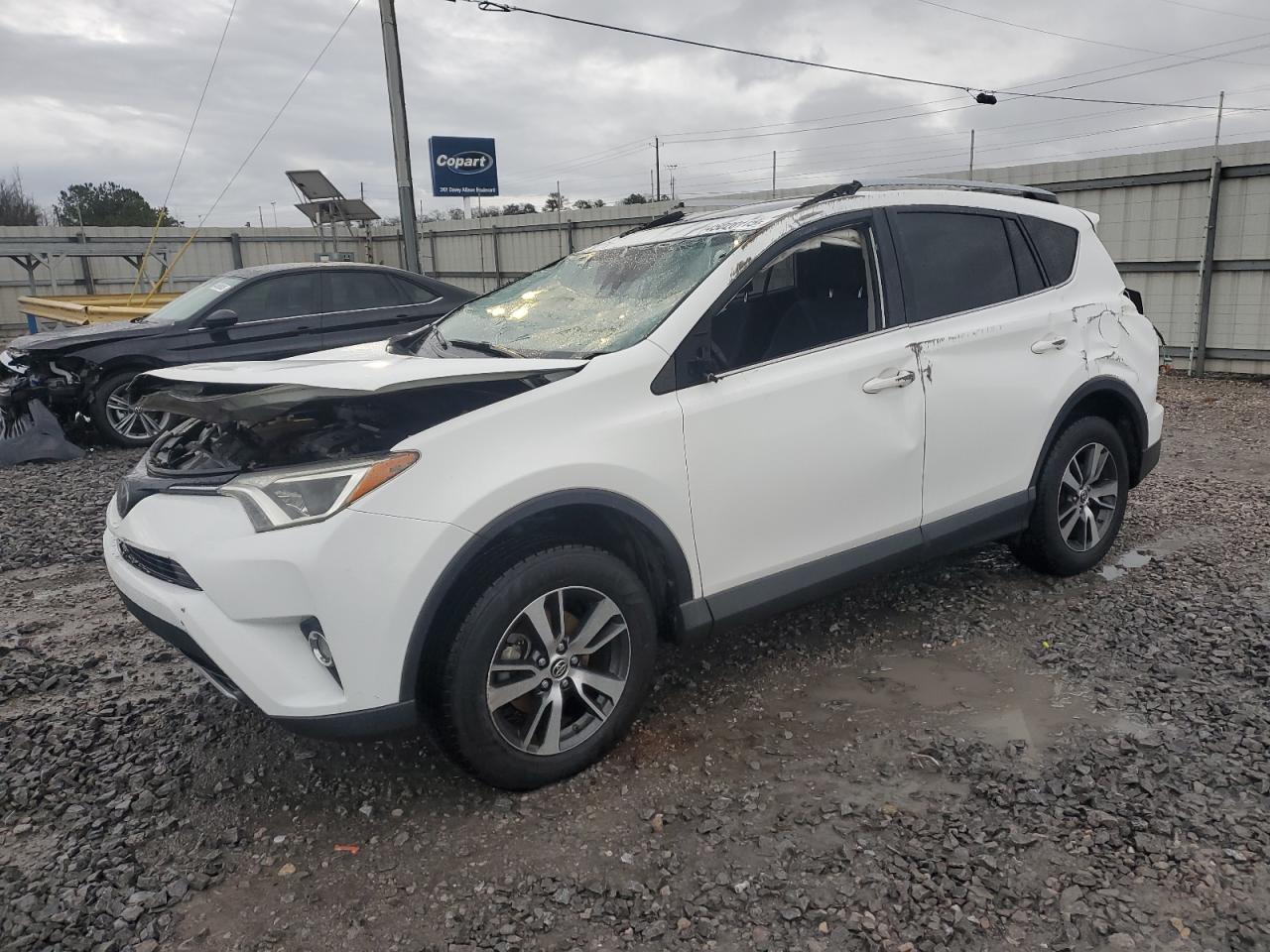 2018 Toyota RAV 4 - Image 1