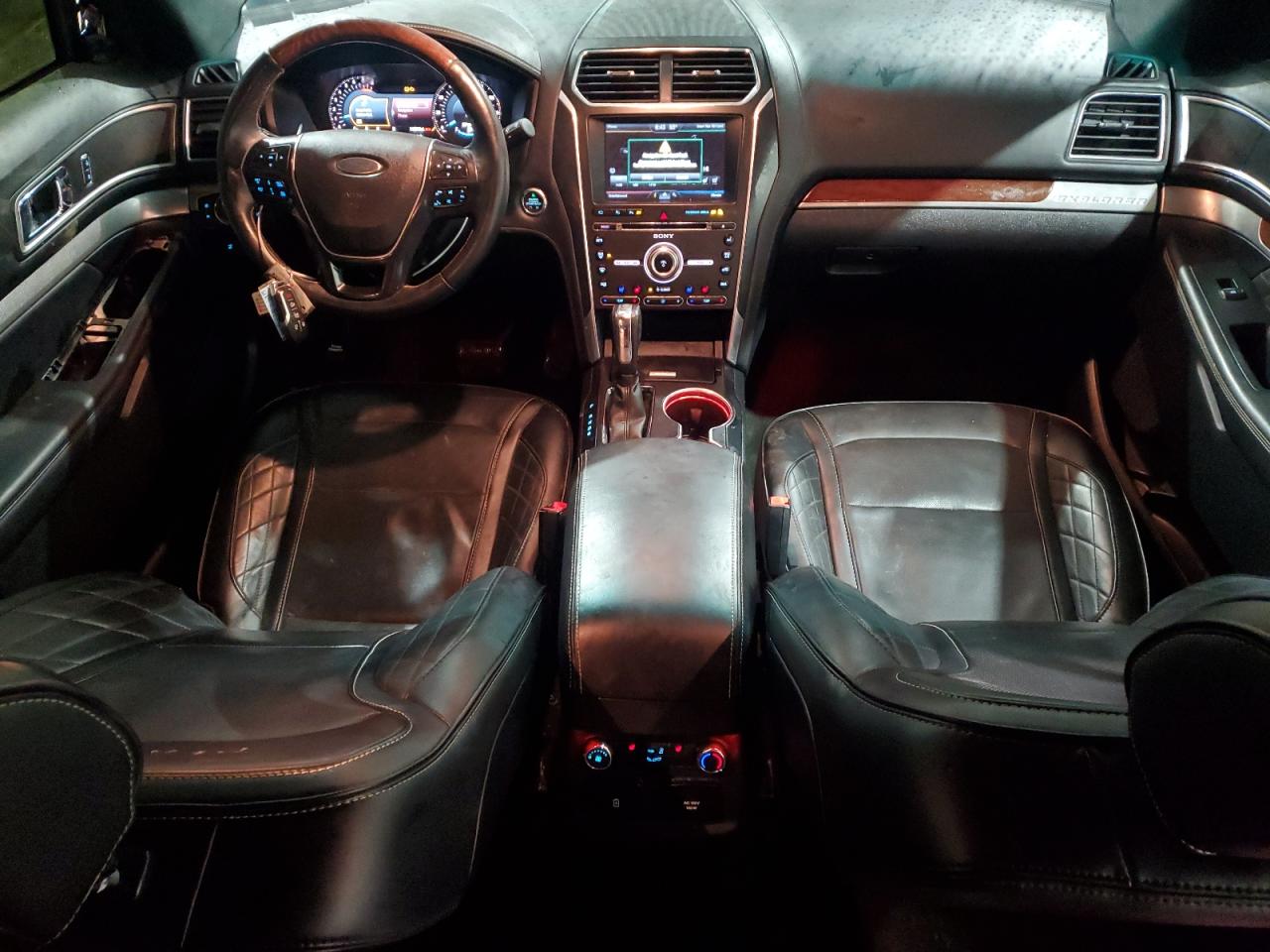 2016 Ford Explorer - Image 8