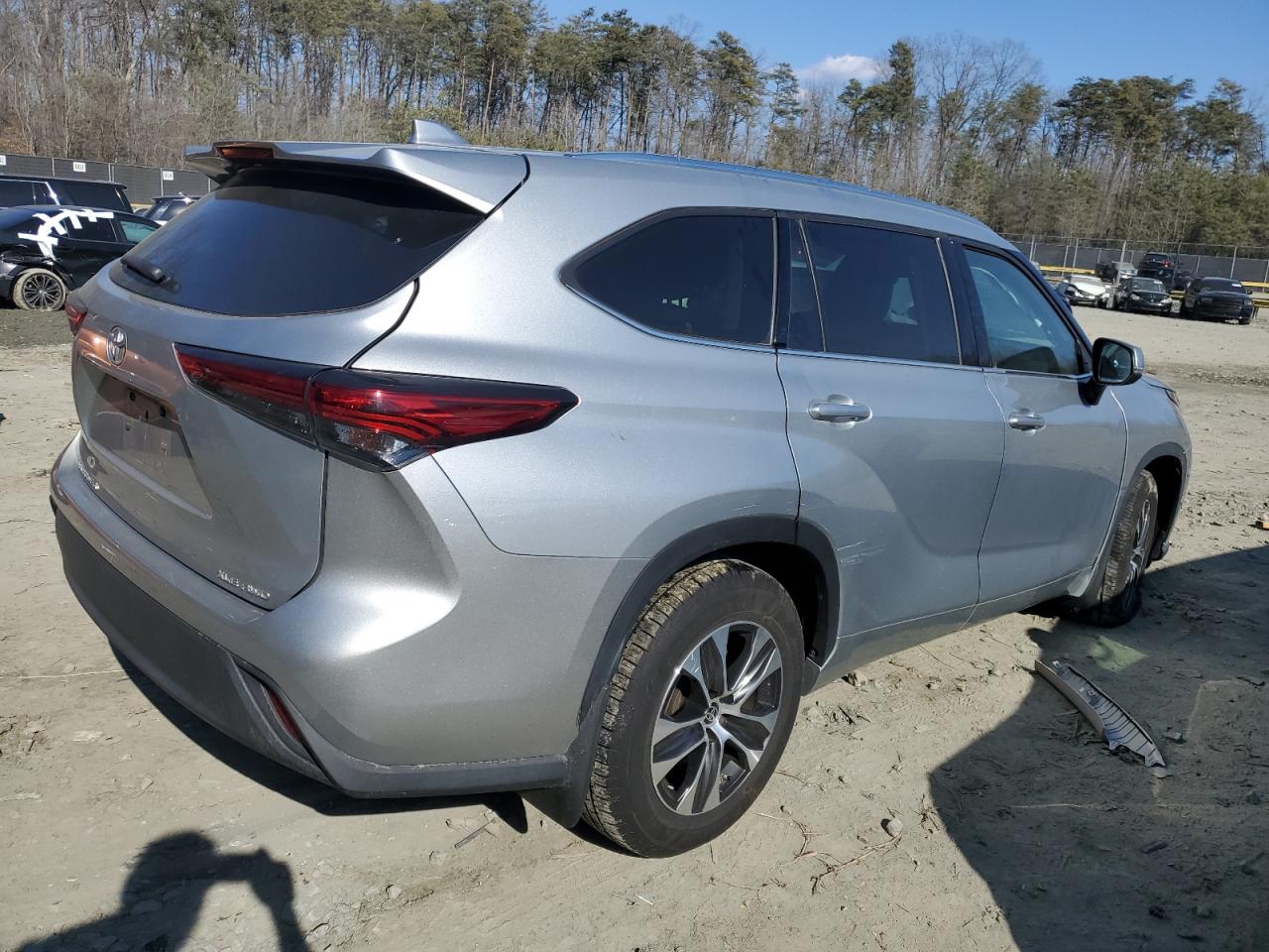 2021 Toyota Highlander - Image 3
