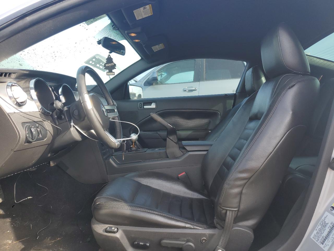 2005 Ford Mustang - Image 7