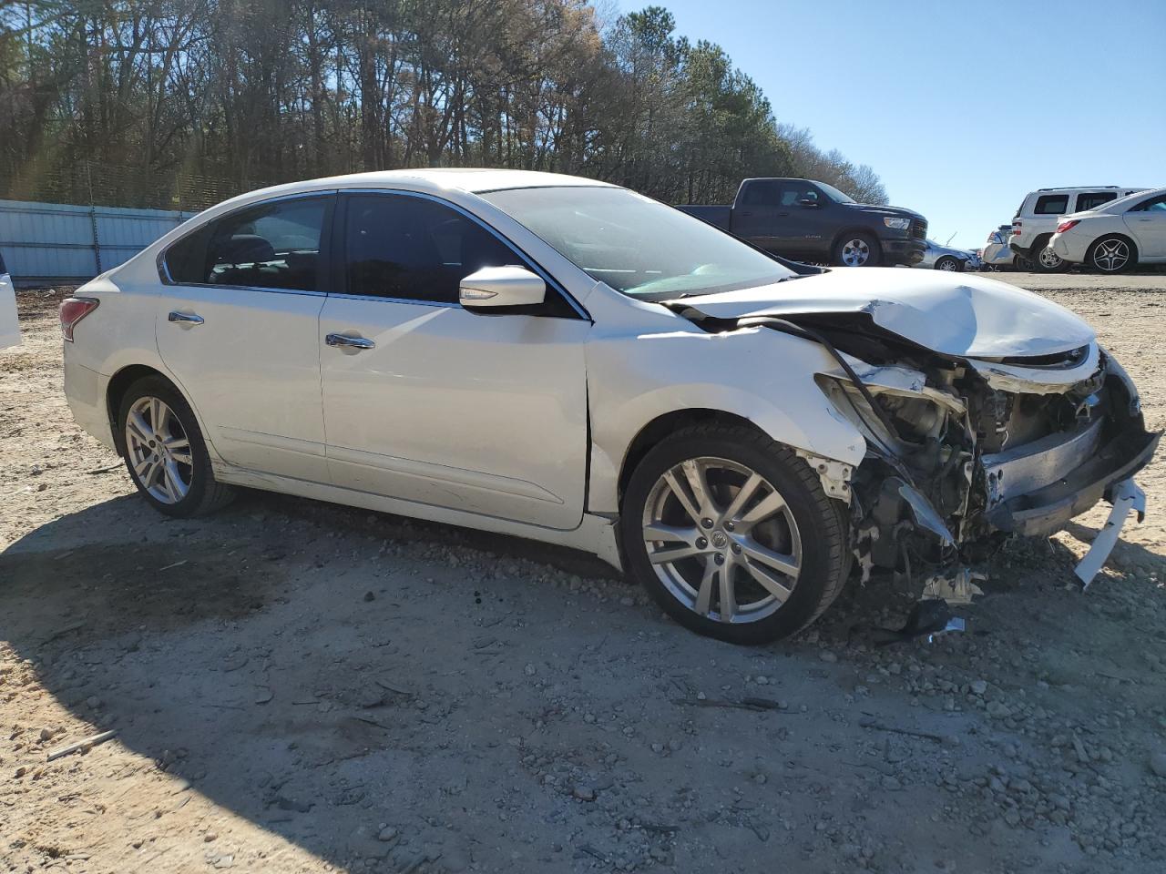 2015 Nissan Altima - Image 4