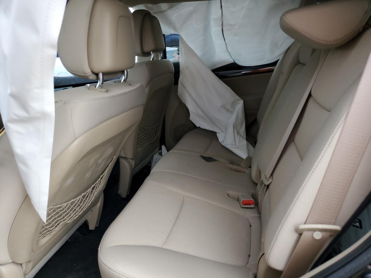2011 Kia Sorento - Image 11