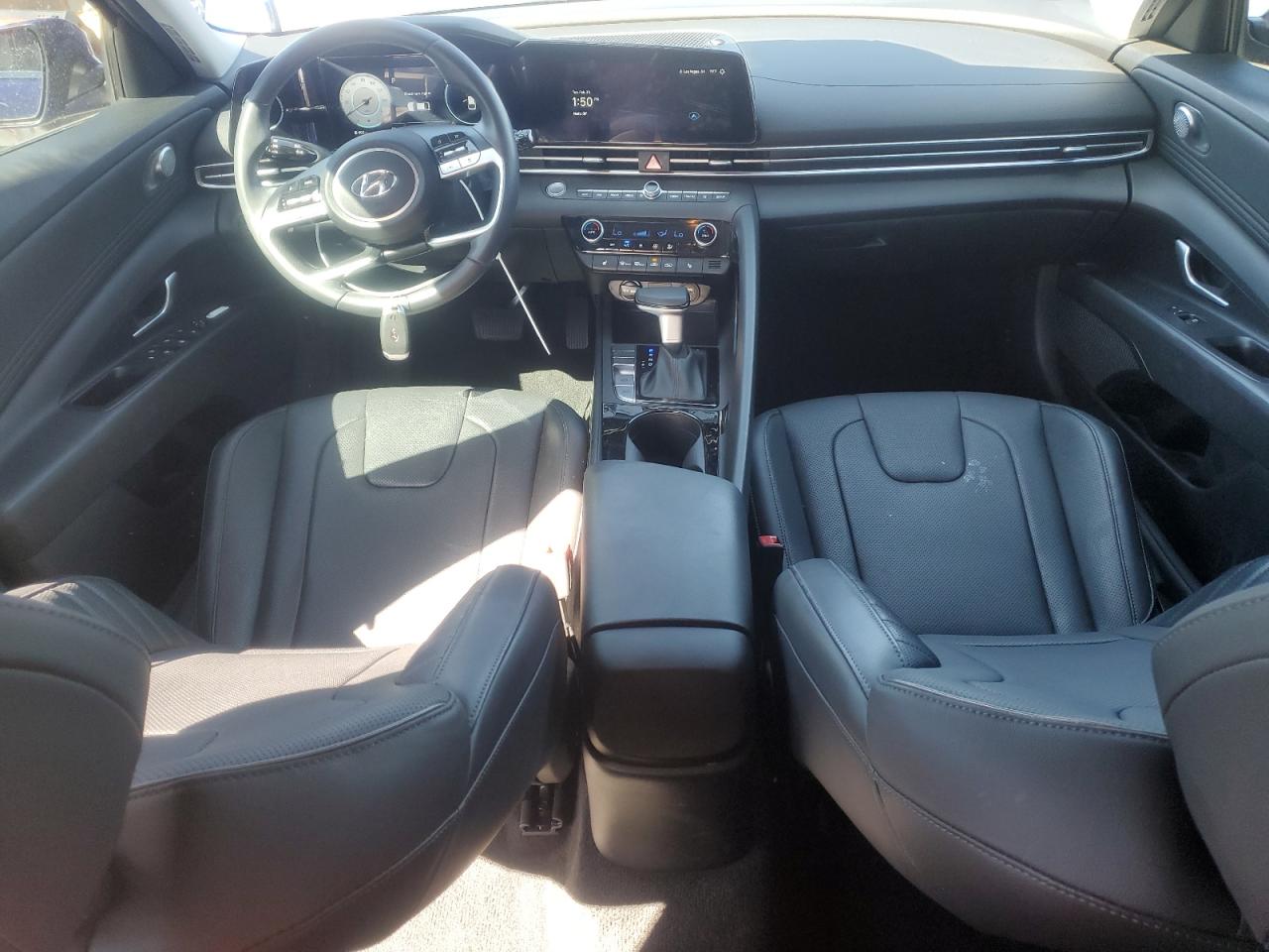 2023 Hyundai Elantra - Image 8