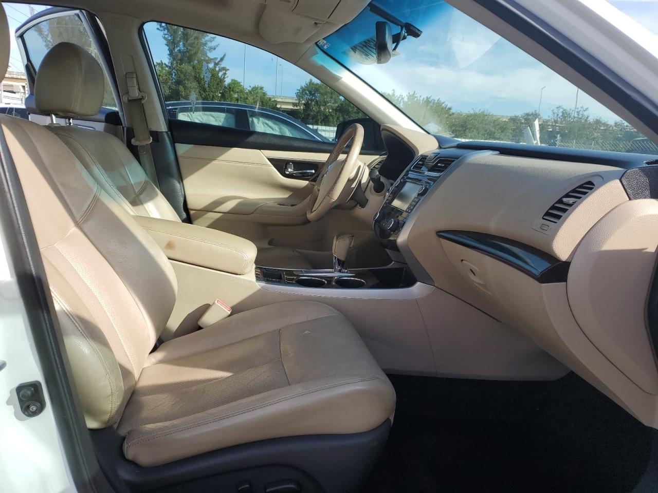 2015 Nissan Altima - Image 7