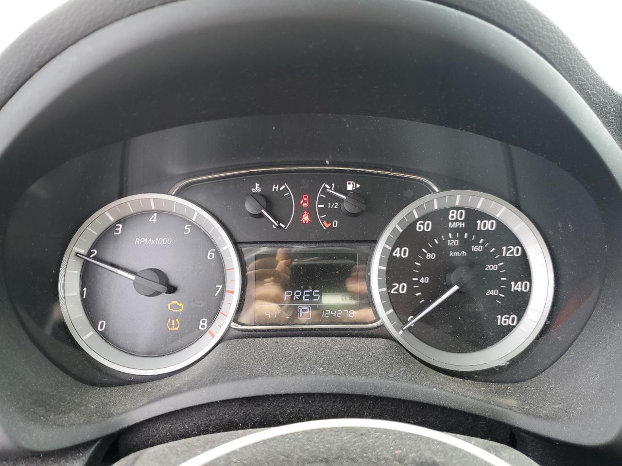2015 Nissan Sentra - Image 9