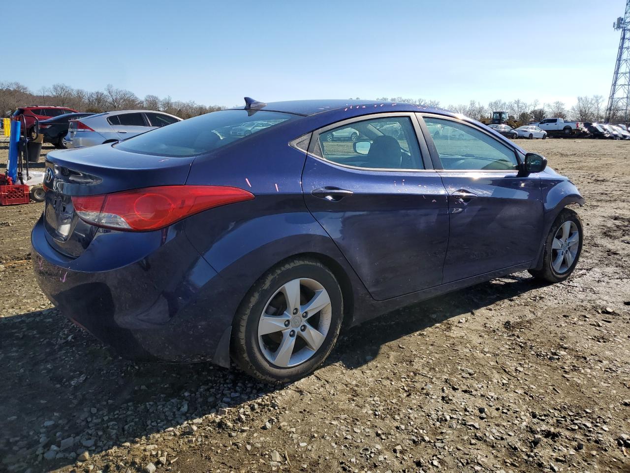 2013 Hyundai Elantra - Image 3