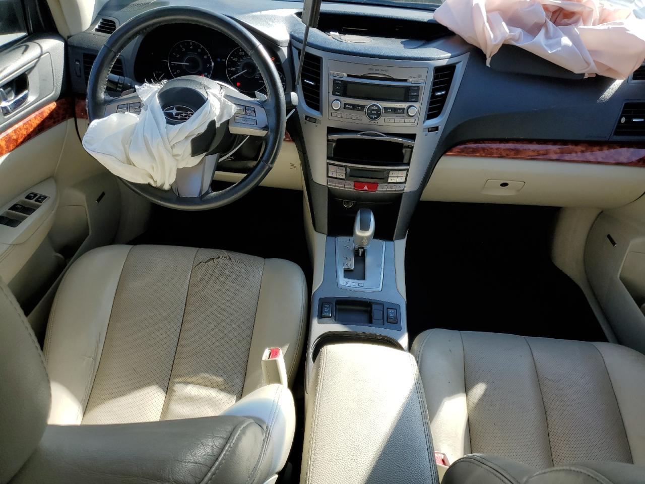2010 Subaru Outback - Image 8