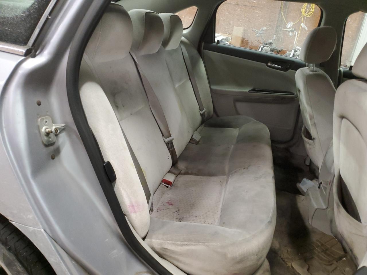 2006 Chevrolet Impala - Image 10