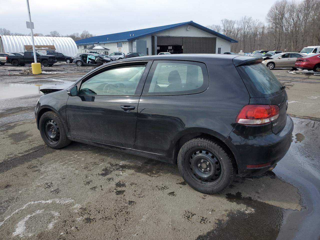 2010 Volkswagen Golf - Image 2