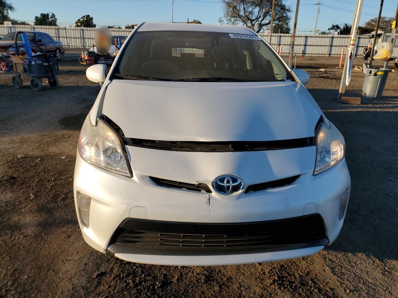 2015 Toyota Prius - Image 5