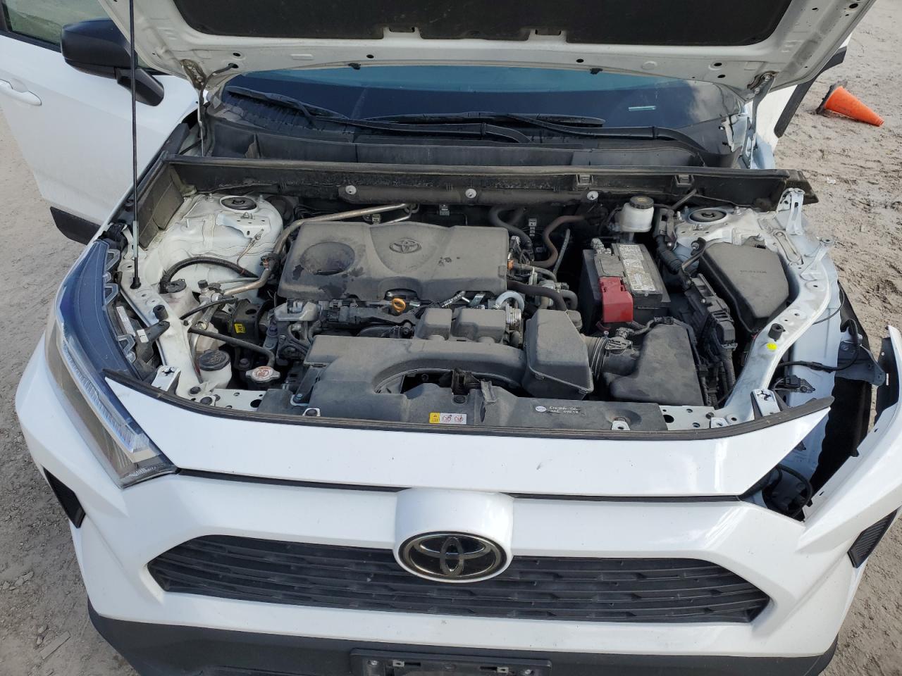 2023 Toyota RAV 4 - Image 12