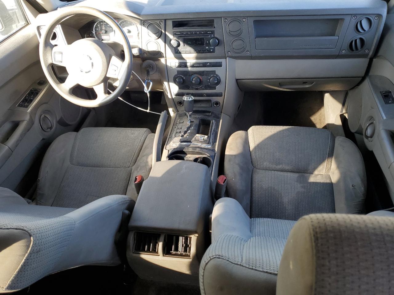 2006 Jeep Commander - Image 8