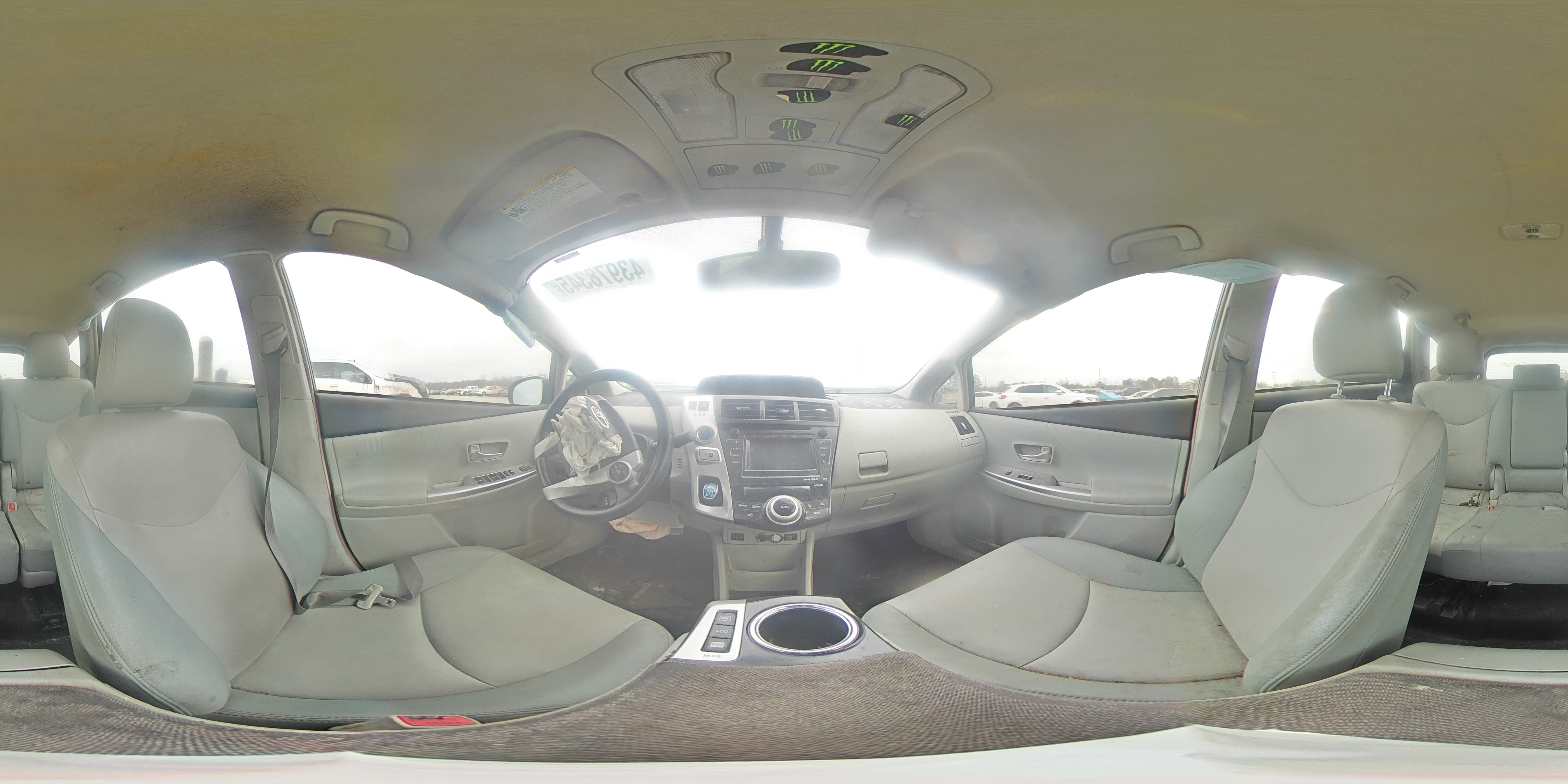 2014 Toyota Prius - Image 14