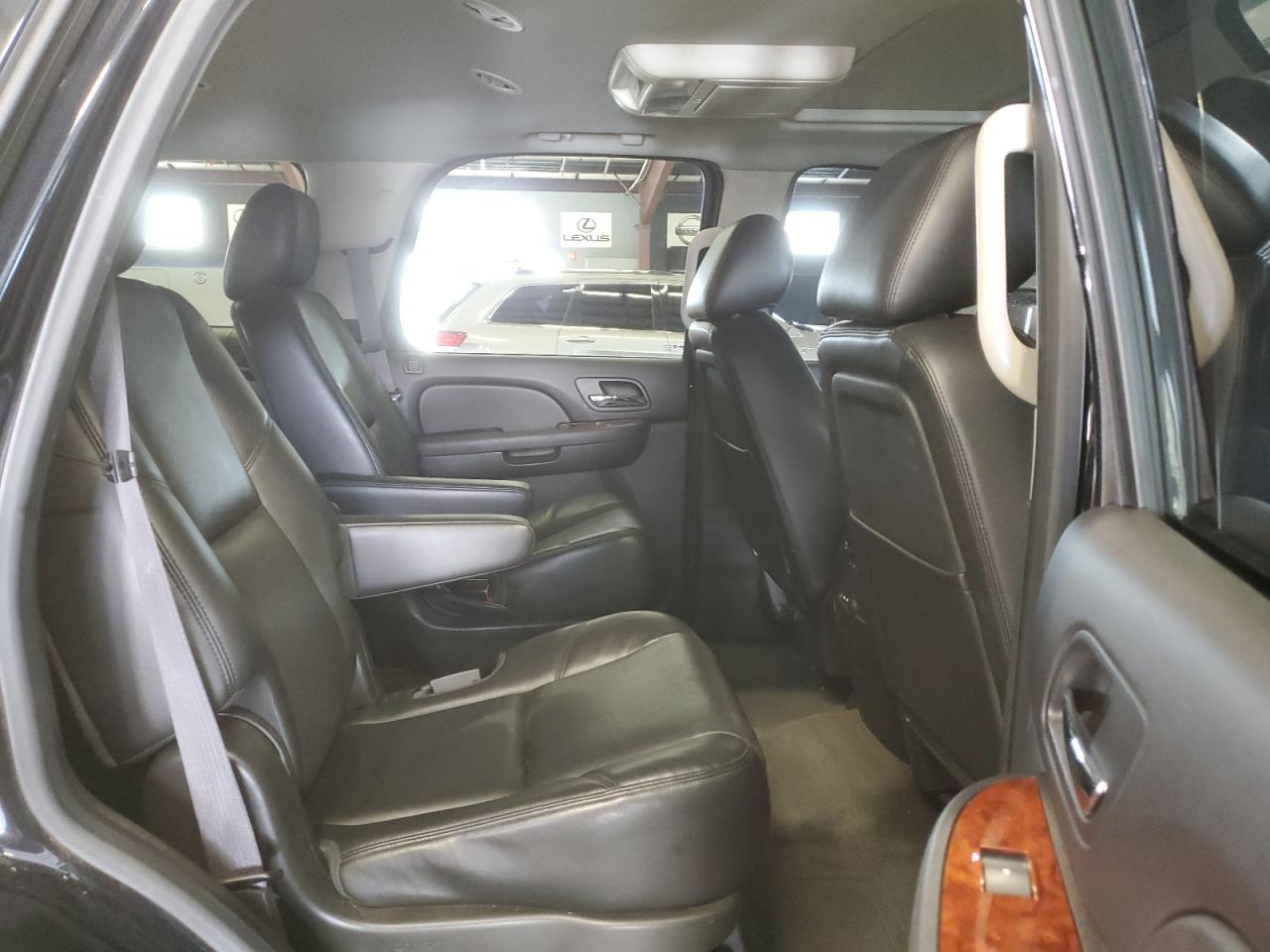 2013 Chevrolet Tahoe - Image 11