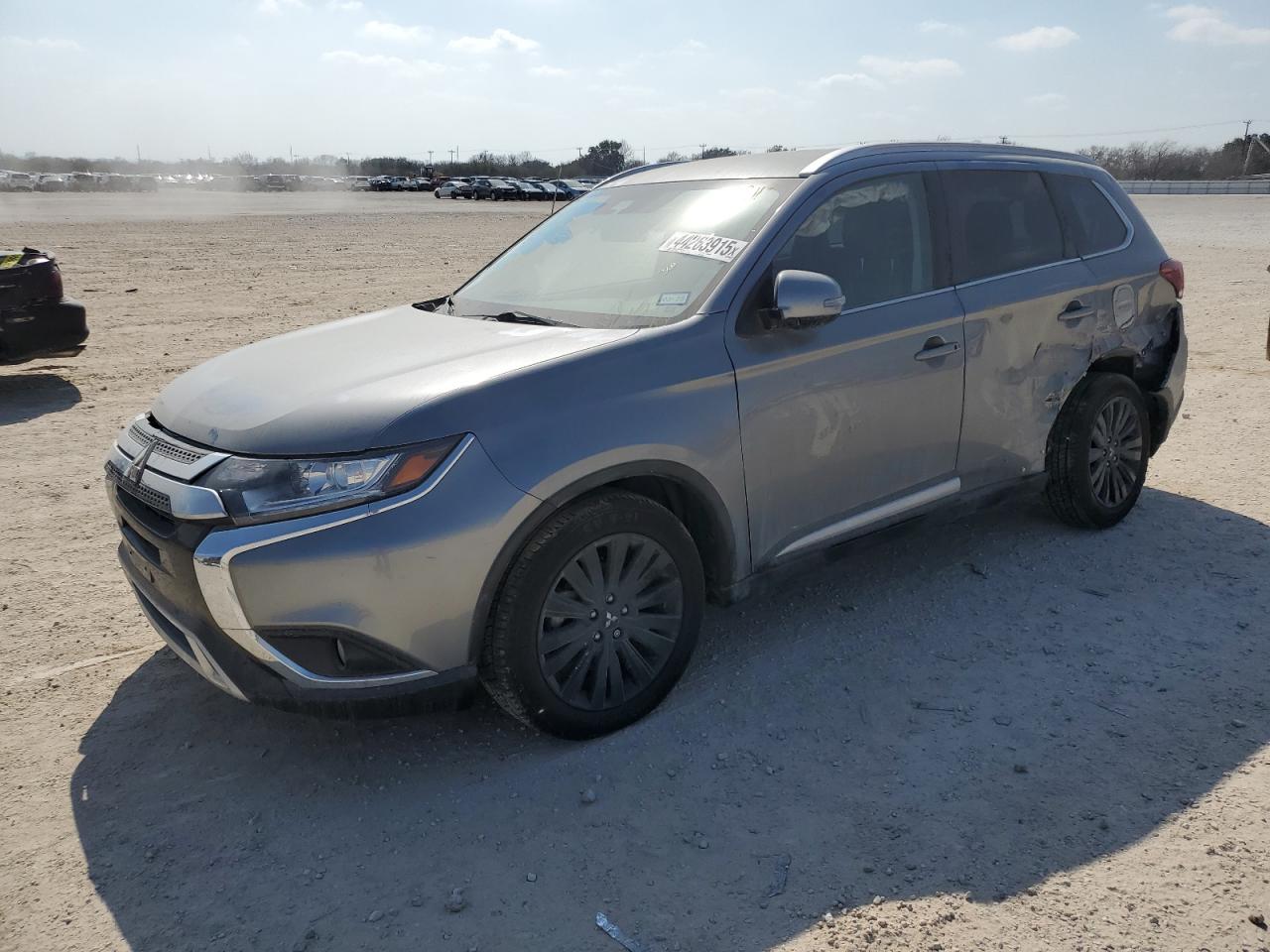 2020 Mitsubishi Outlander - Image 1