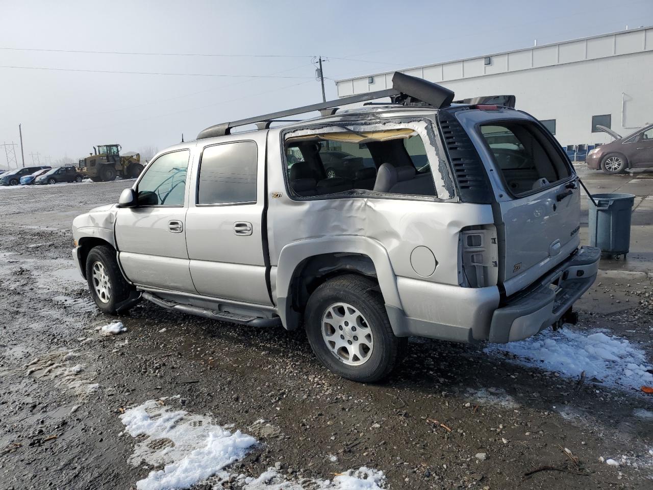 2004 Chevrolet Suburban - Image 2