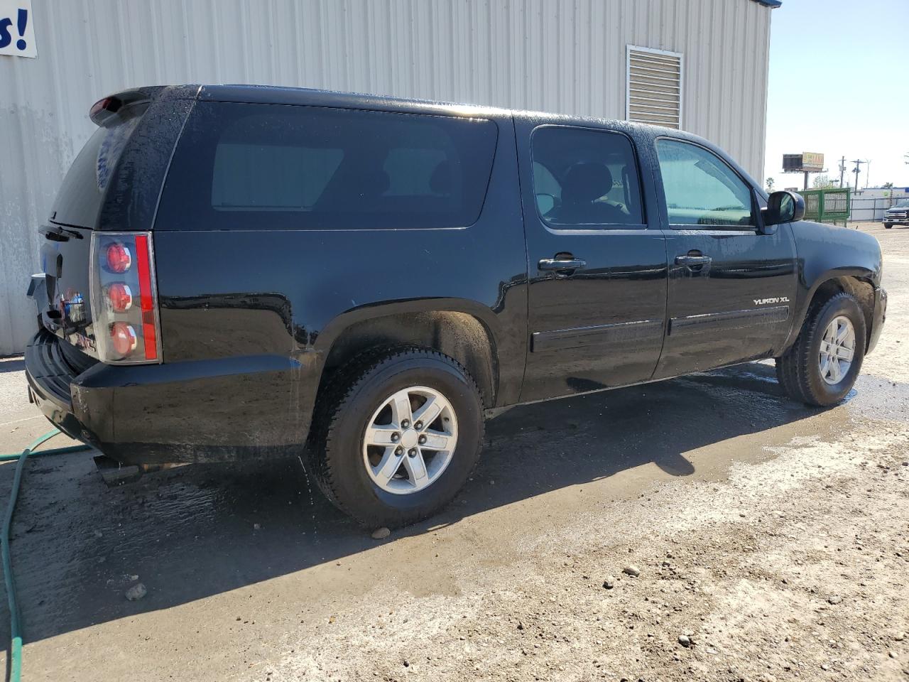 2010 GMC Yukon - Image 3
