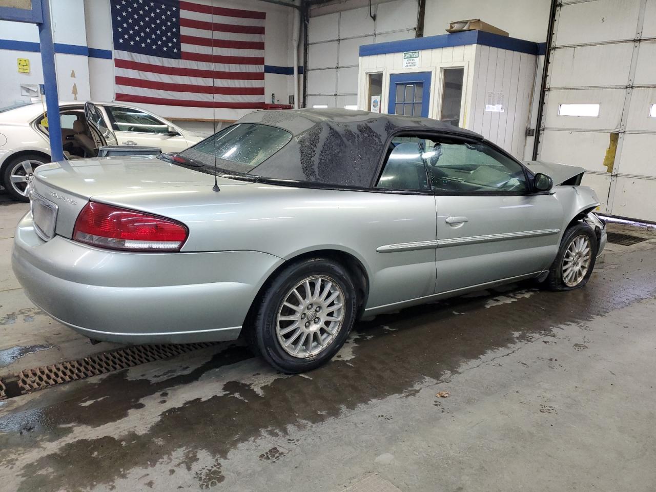 2005 Chrysler Sebring - Image 3