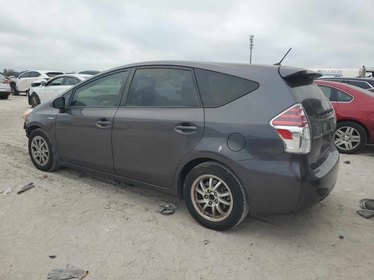 2016 Toyota Prius - Image 2