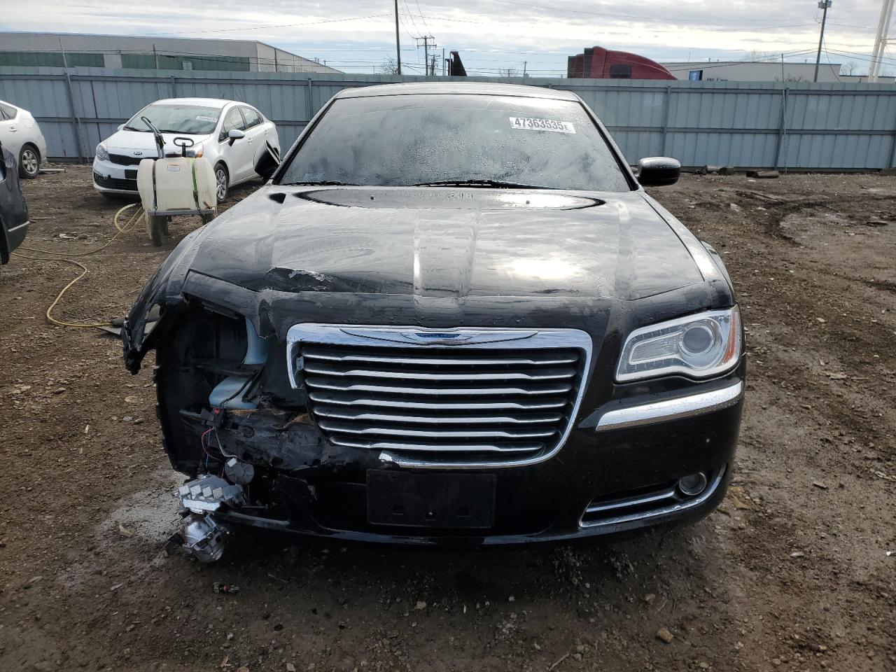 2013 Chrysler 300 - Image 5