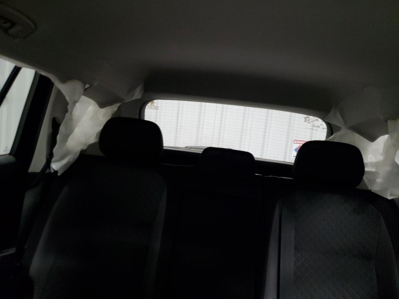 2018 Volkswagen Tiguan - Image 10