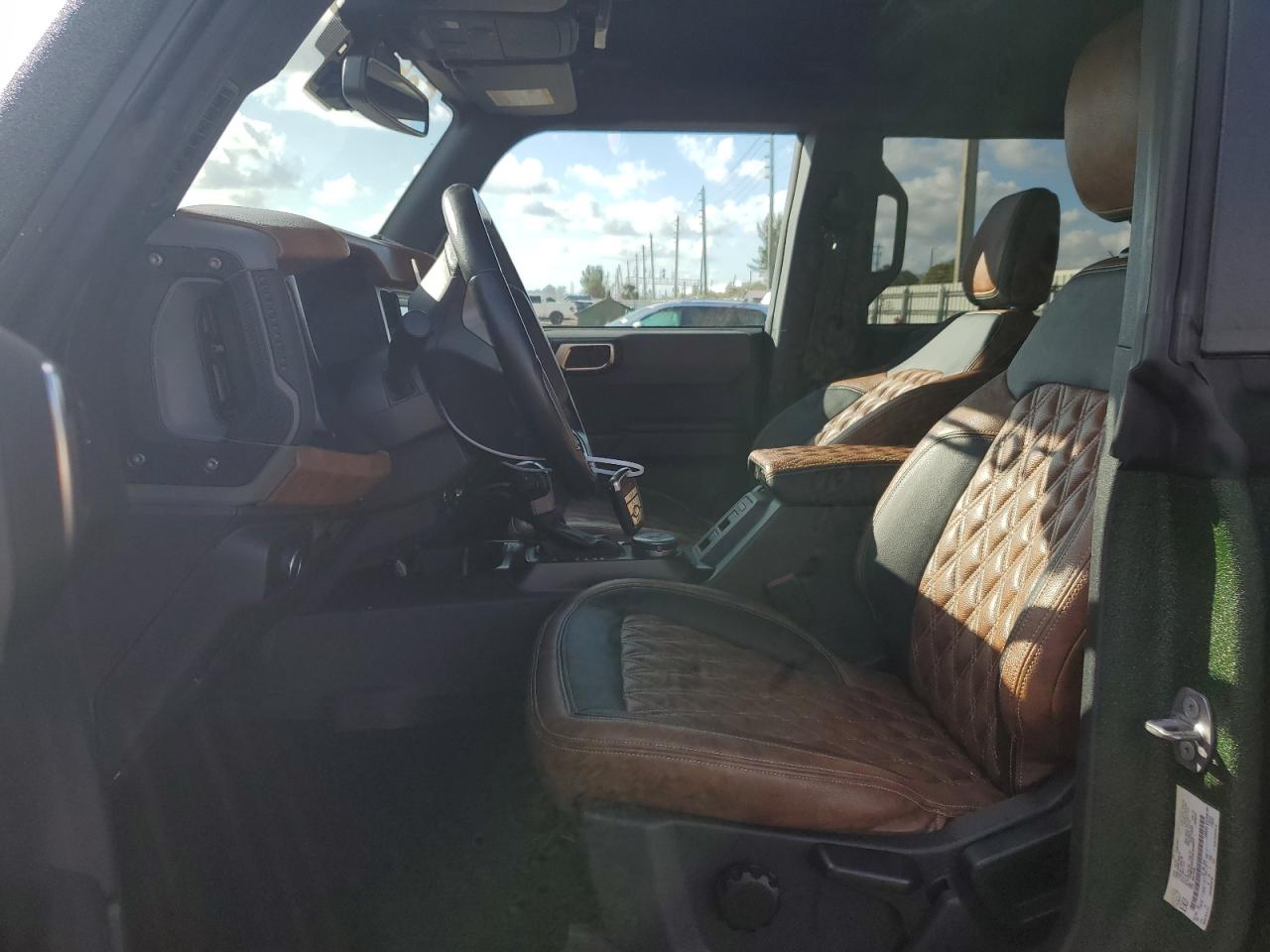 2022 Ford Bronco - Image 7