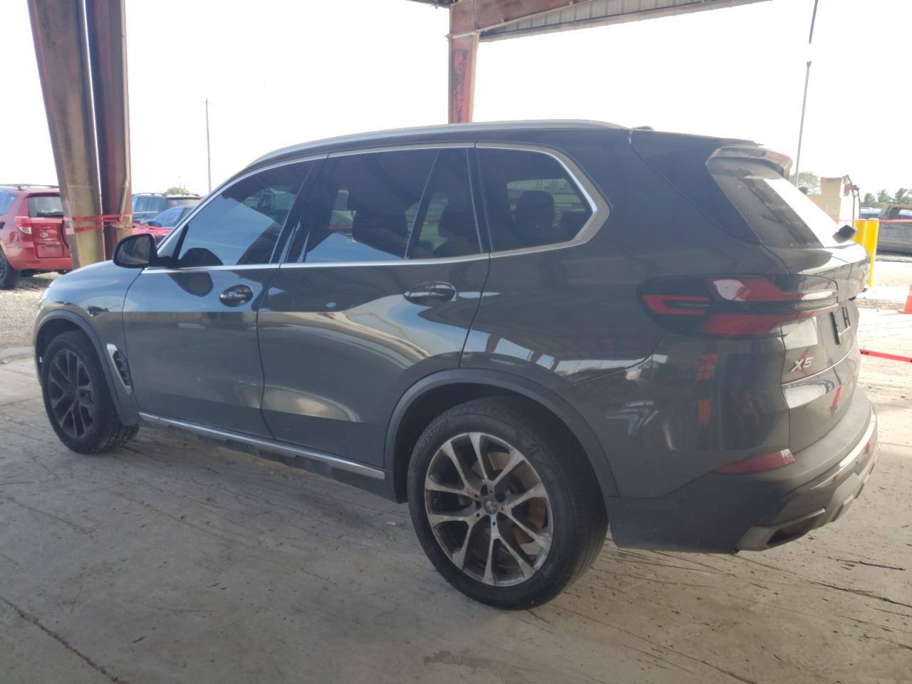 2024 BMW X5 - Image 2