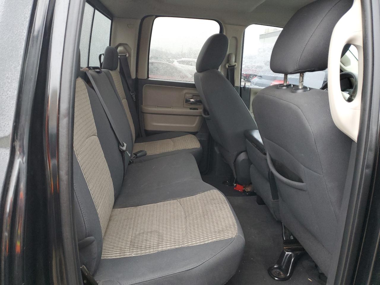 2010 Dodge RAM - Image 11