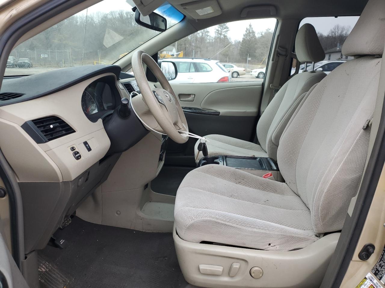 2011 Toyota Sienna - Image 7