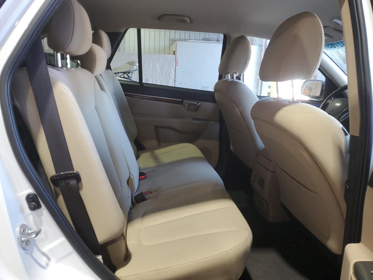 2011 Hyundai Santa Fe - Image 11