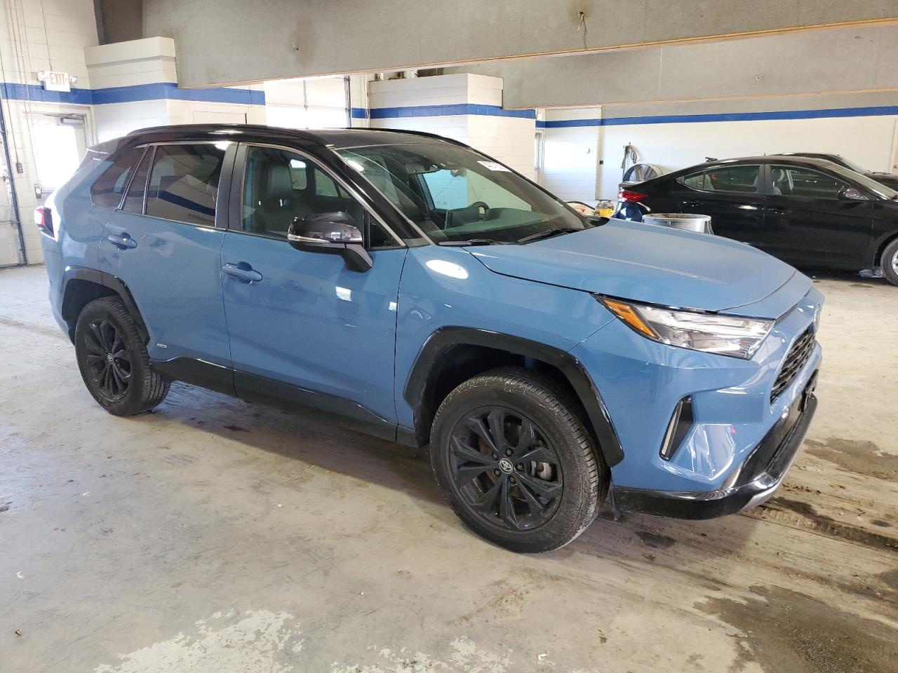 2022 Toyota RAV 4 - Image 4