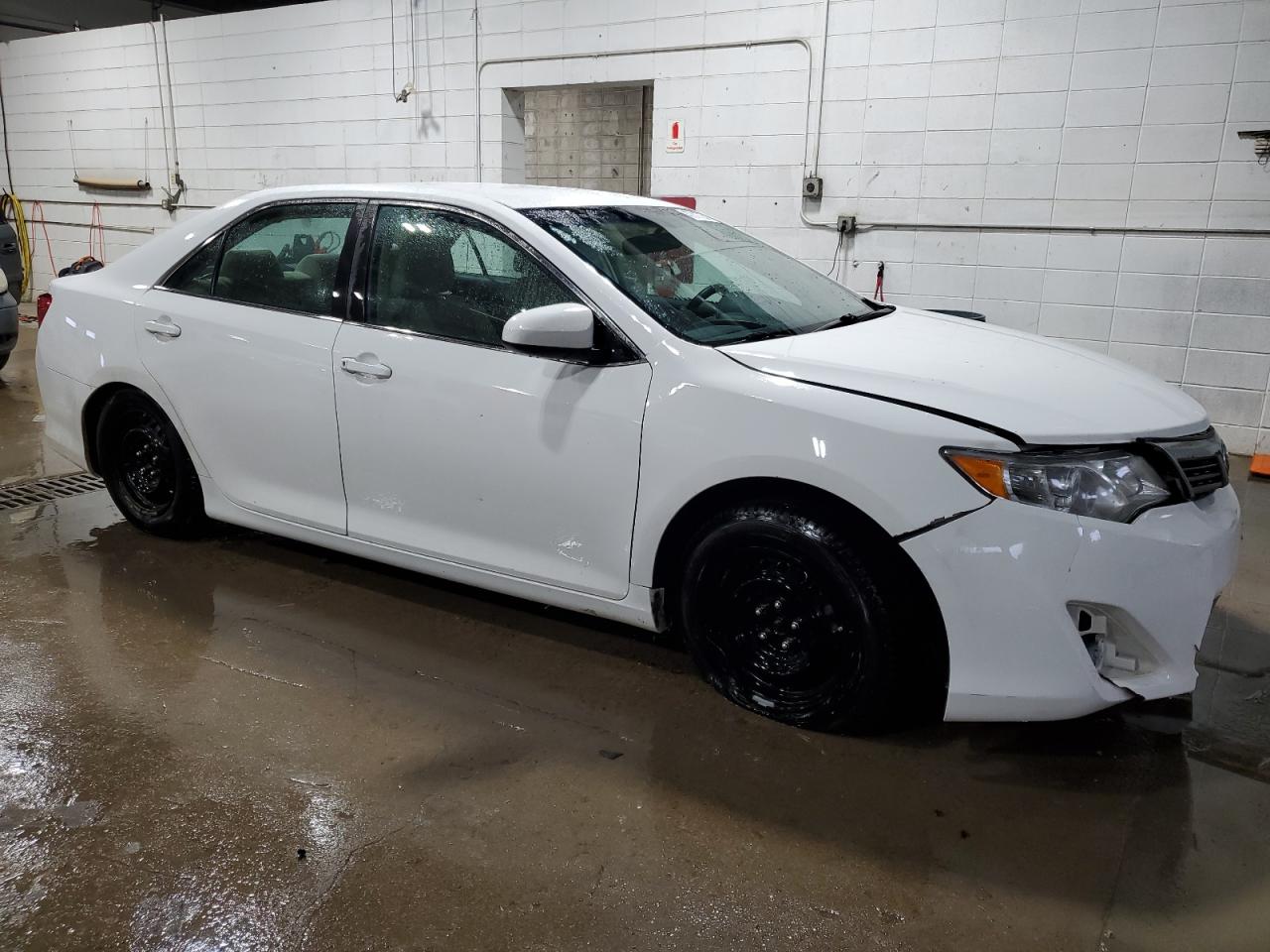 2014 Toyota Camry - Image 4