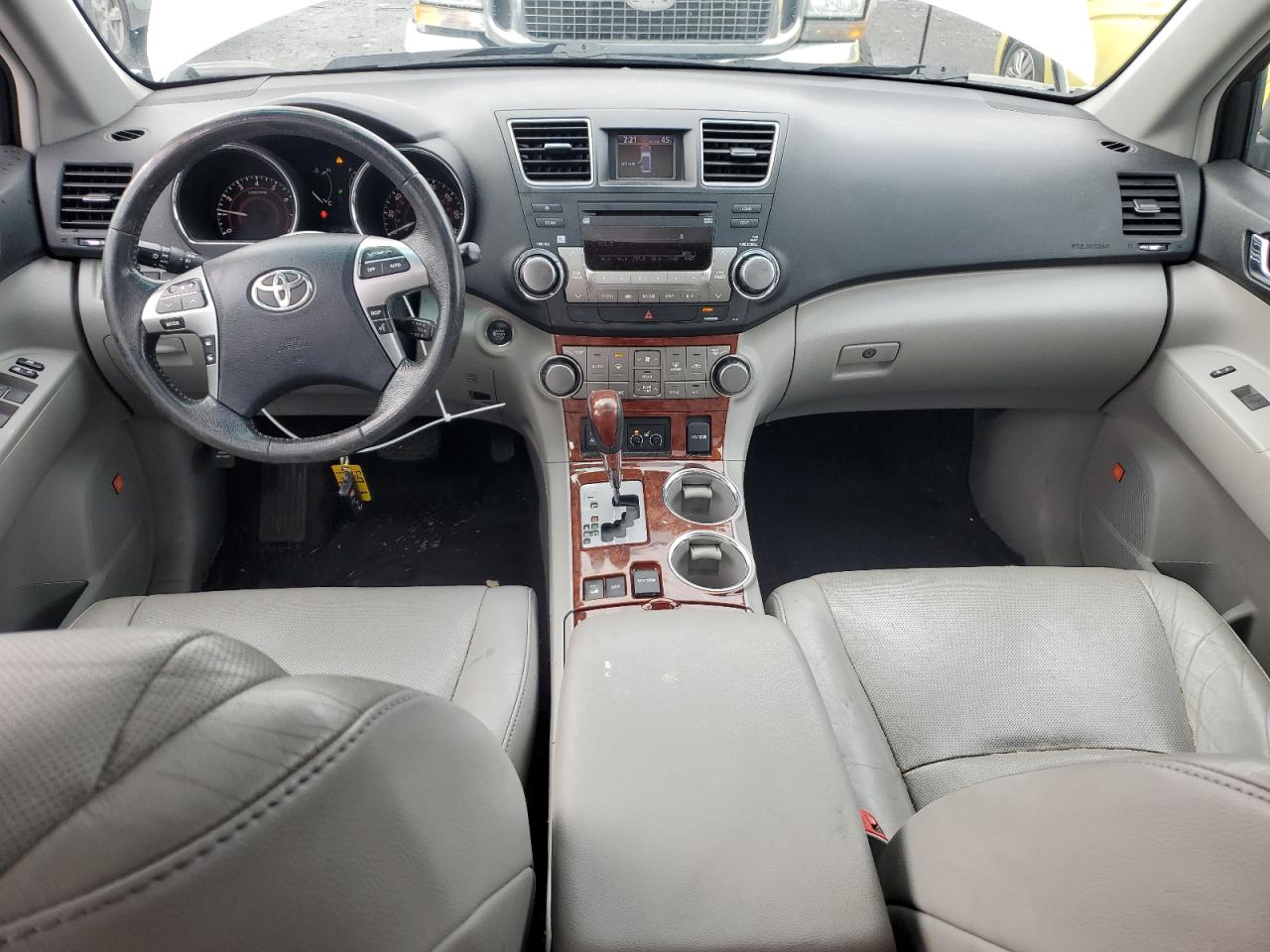 2011 Toyota Highlander - Image 8
