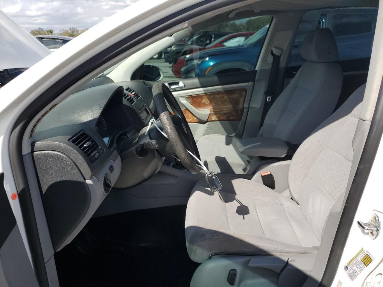 2007 Volkswagen Golf - Image 7