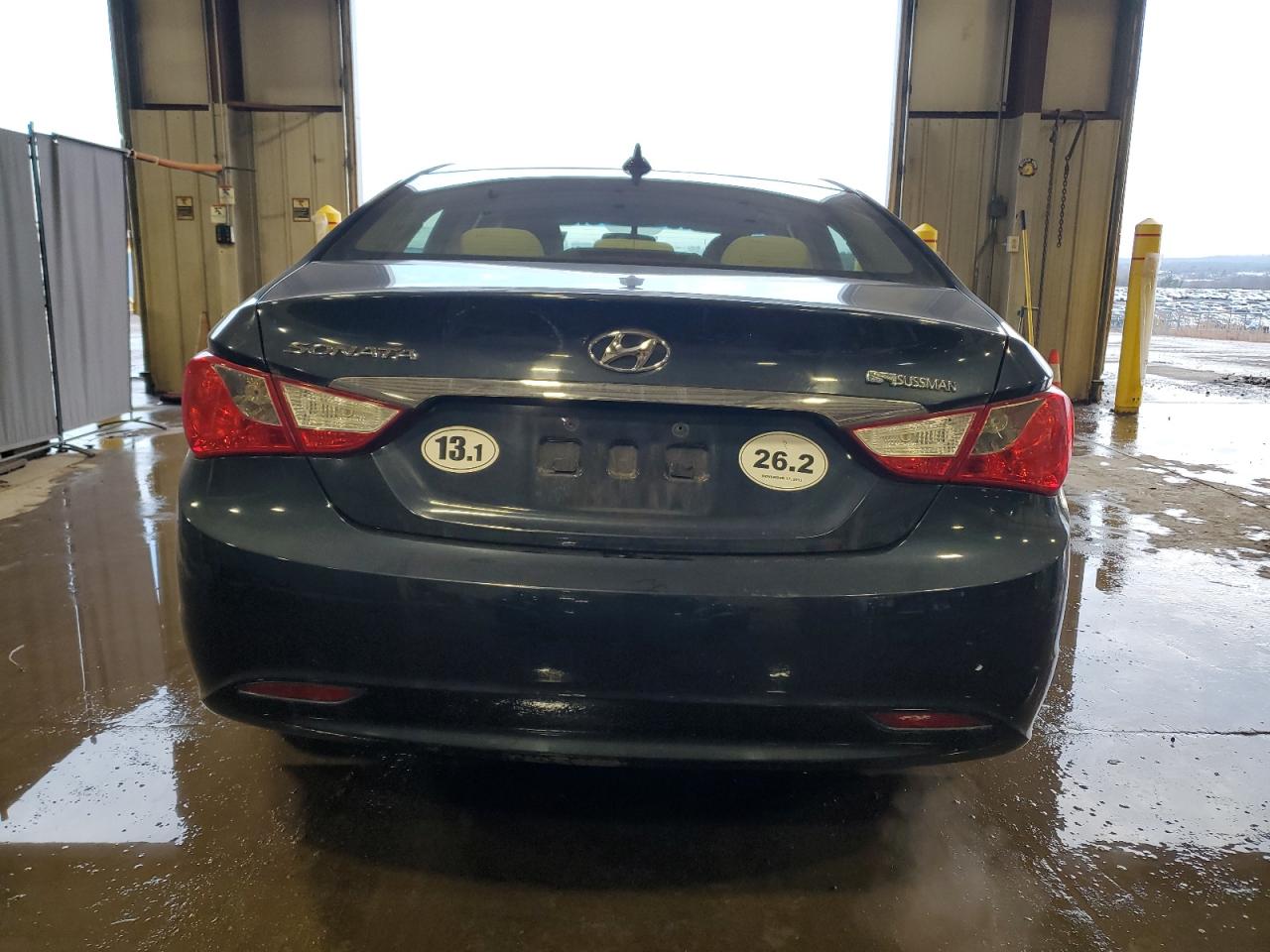 2012 Hyundai Sonata - Image 6