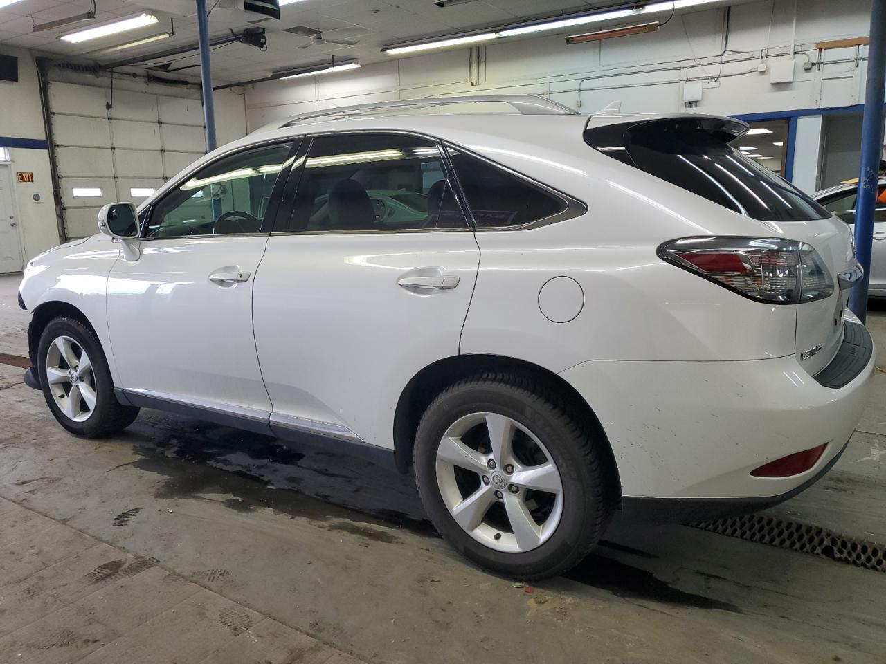 2010 Lexus RX - Image 2